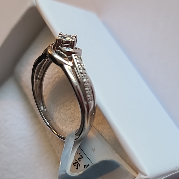 FINE JEWELRY BEAUTIFUL STERLING SILVER DIAMOND ACCENT RING SIZE 7 - Picture 5 of 10